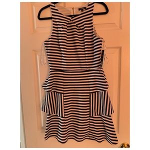 XOO NWT beautiful dress (girls)